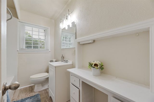 912 Clairemont Avenue, Fort Worth, TX 76103