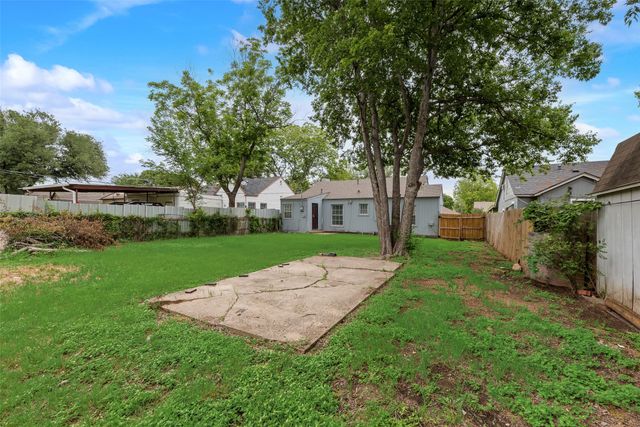 912 Clairemont Avenue, Fort Worth, TX 76103