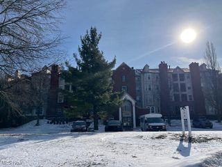 180 Fox Hollow 301, Mayfield Heights, OH 44124