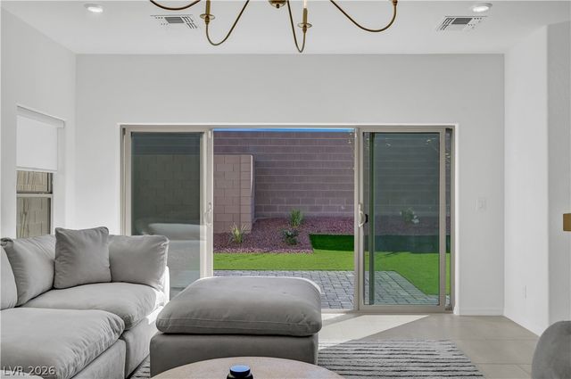 7769 Vibrant Peak Avenue, Las Vegas, NV 89113