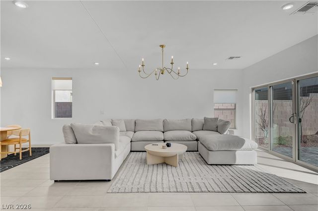 7769 Vibrant Peak Avenue, Las Vegas, NV 89113