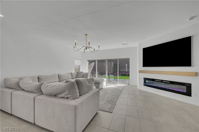 7769 Vibrant Peak Avenue, Las Vegas, NV 89113