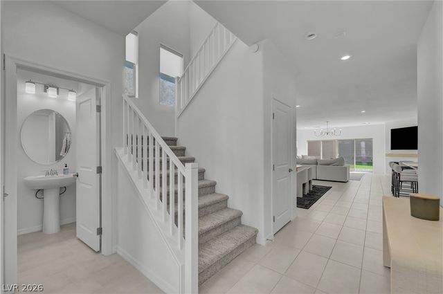 7769 Vibrant Peak Avenue, Las Vegas, NV 89113