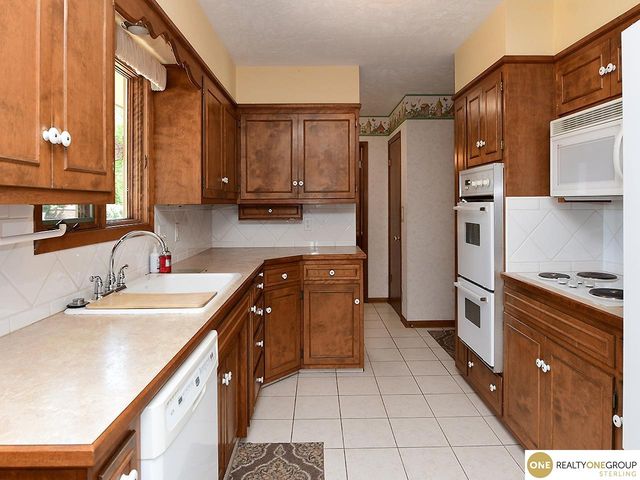 1810 Frederiksen Street, Fremont, NE 68025