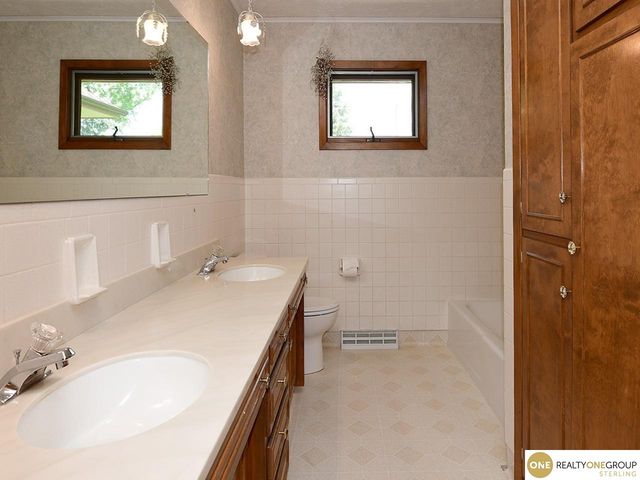 1810 Frederiksen Street, Fremont, NE 68025