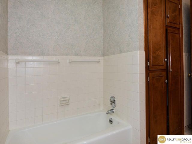 1810 Frederiksen Street, Fremont, NE 68025