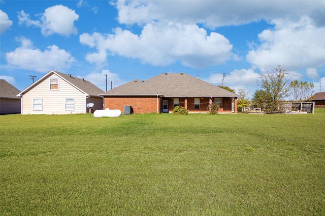 14184 County Road 489, Nevada, TX 75173