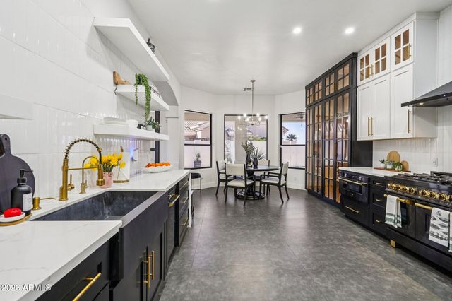 18190 W SANTA ALBERTA Lane, Goodyear, AZ 85338