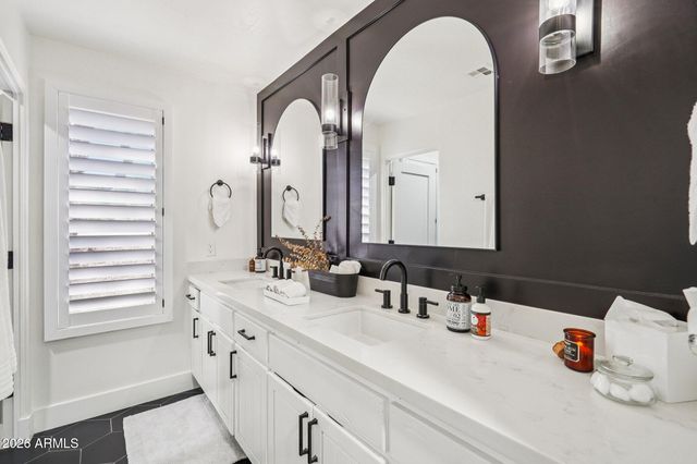 18190 W SANTA ALBERTA Lane, Goodyear, AZ 85338