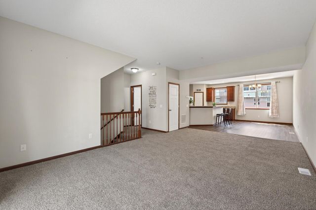 1957 Commonwealth Boulevard 4, Chanhassen, MN 55317