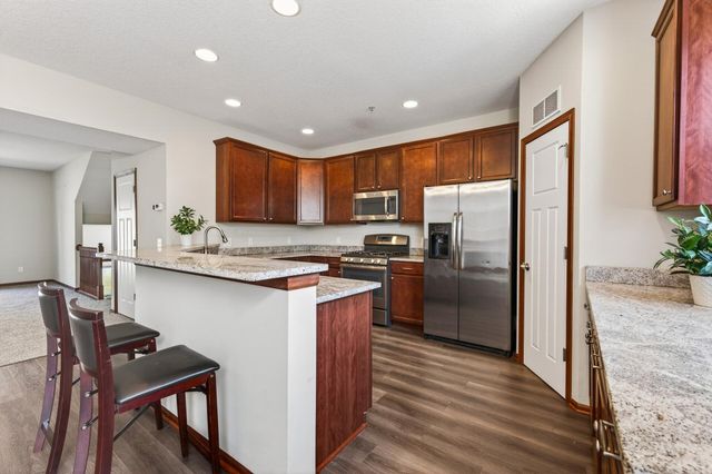 1957 Commonwealth Boulevard 4, Chanhassen, MN 55317
