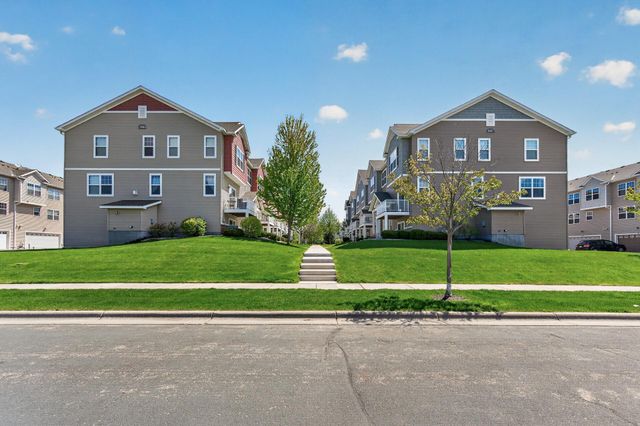 1957 Commonwealth Boulevard 4, Chanhassen, MN 55317
