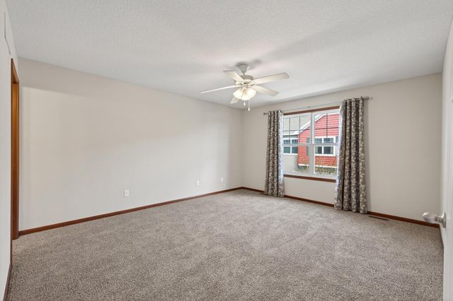 1957 Commonwealth Boulevard 4, Chanhassen, MN 55317