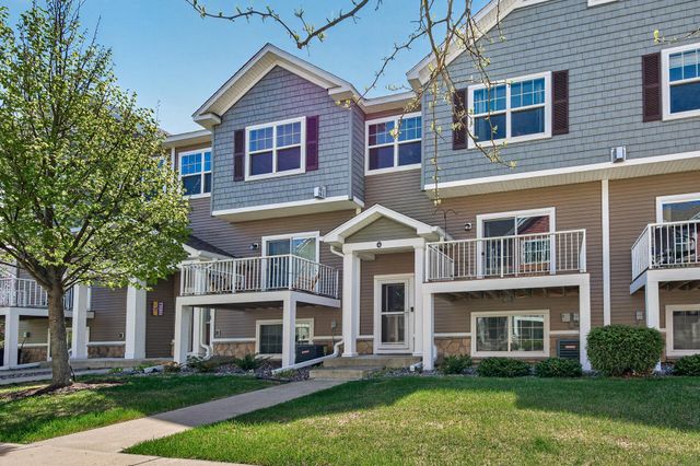 1957 Commonwealth Boulevard 4, Chanhassen, MN 55317