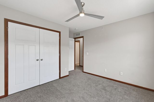1957 Commonwealth Boulevard 4, Chanhassen, MN 55317