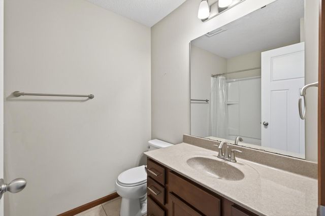 1957 Commonwealth Boulevard 4, Chanhassen, MN 55317