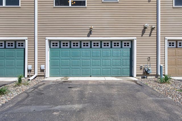 1957 Commonwealth Boulevard 4, Chanhassen, MN 55317