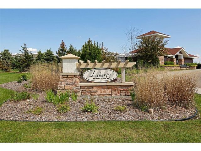 1957 Commonwealth Boulevard 4, Chanhassen, MN 55317