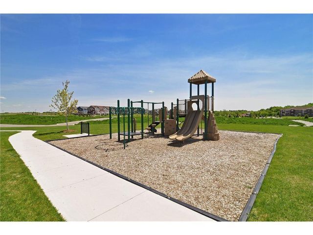 1957 Commonwealth Boulevard 4, Chanhassen, MN 55317