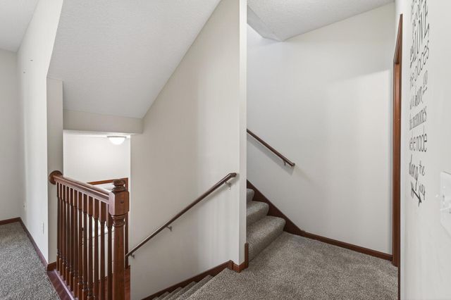 1957 Commonwealth Boulevard 4, Chanhassen, MN 55317