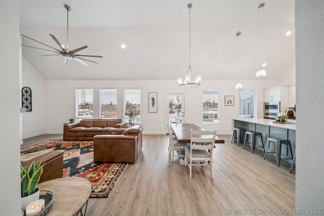 2921 N Front Road, Catoosa, OK 74015