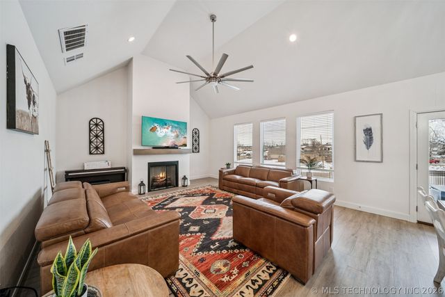 2921 N Front Road, Catoosa, OK 74015