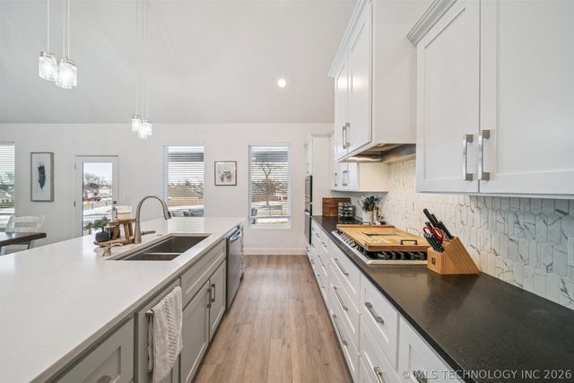 2921 N Front Road, Catoosa, OK 74015