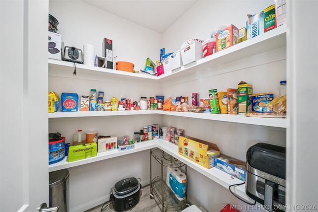 2921 N Front Road, Catoosa, OK 74015