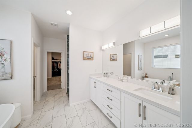 2921 N Front Road, Catoosa, OK 74015