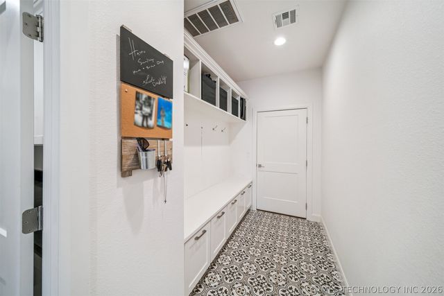 2921 N Front Road, Catoosa, OK 74015