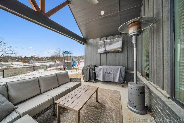 2921 N Front Road, Catoosa, OK 74015