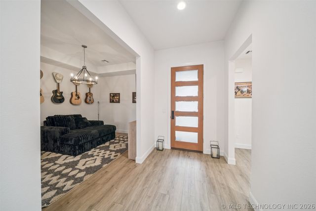 2921 N Front Road, Catoosa, OK 74015