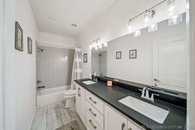 2921 N Front Road, Catoosa, OK 74015