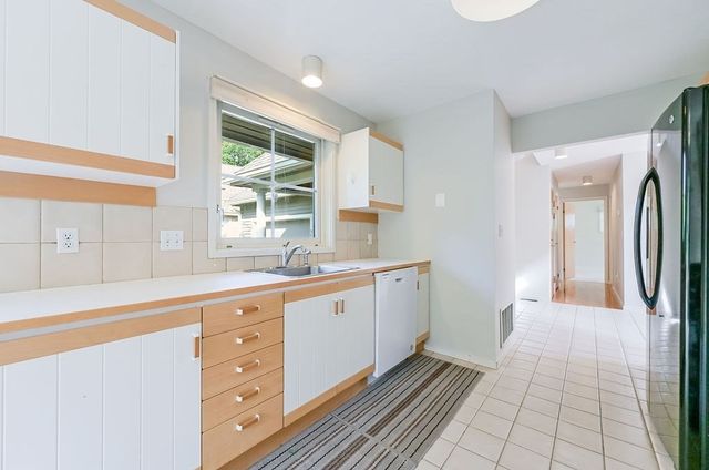 35 Independence Dr 35, Foxboro, MA 02035