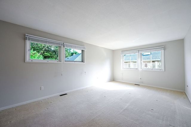 35 Independence Dr 35, Foxboro, MA 02035