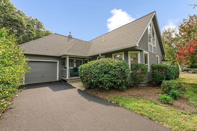 35 Independence Dr 35, Foxboro, MA 02035