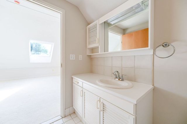 35 Independence Dr 35, Foxboro, MA 02035