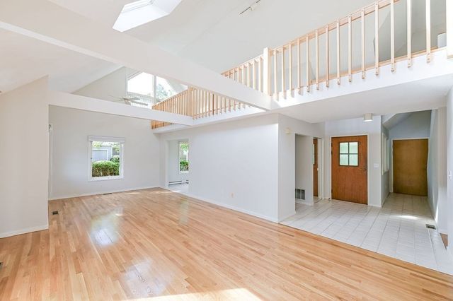 35 Independence Dr 35, Foxboro, MA 02035