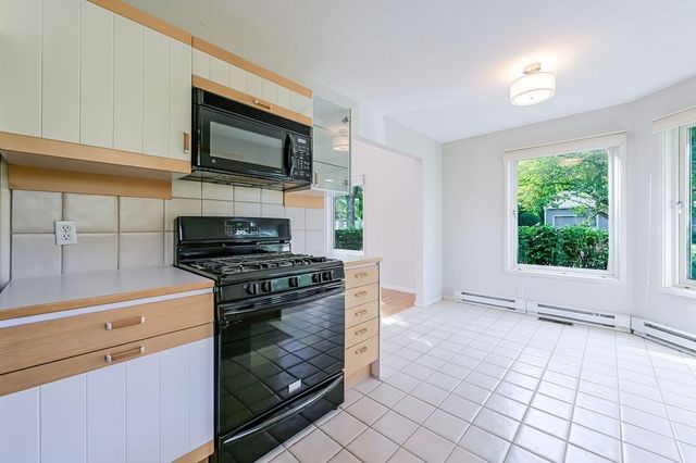 35 Independence Dr 35, Foxboro, MA 02035