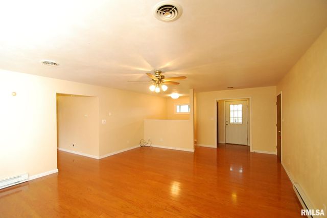 11105 W WOODHAVEN Drive, Hanna City, IL 61536