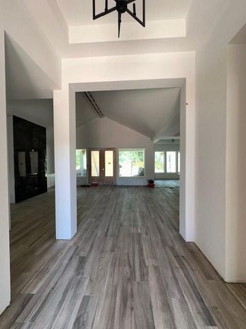 418 Garrett Dr, Magnolia, TX 77354