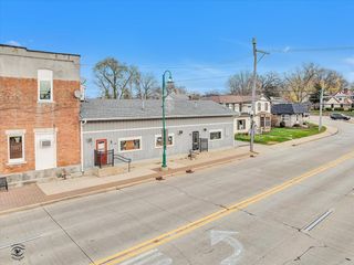 14 W Washington Street, Oswego, IL 60543