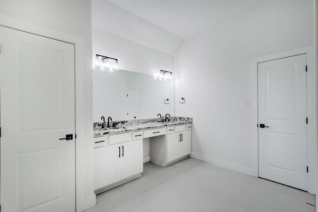 2255 S Pine Island Road, Beaumont, TX 77713