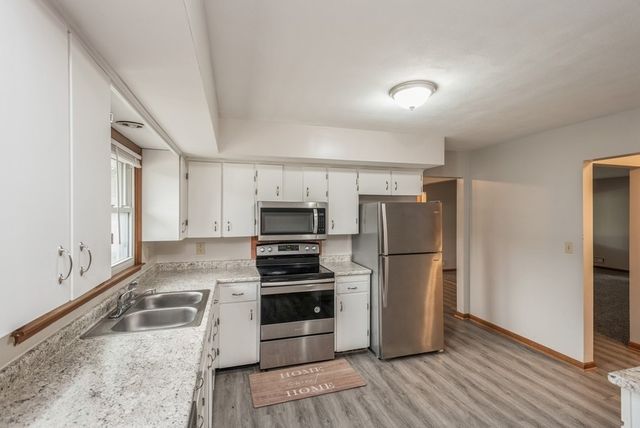 214 SE 9th Street, Ankeny, IA 50021