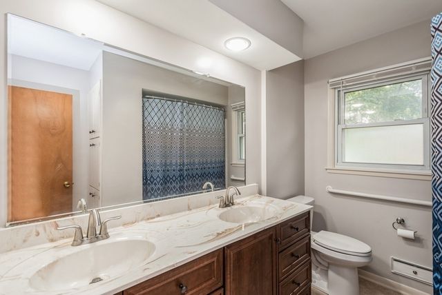 214 SE 9th Street, Ankeny, IA 50021
