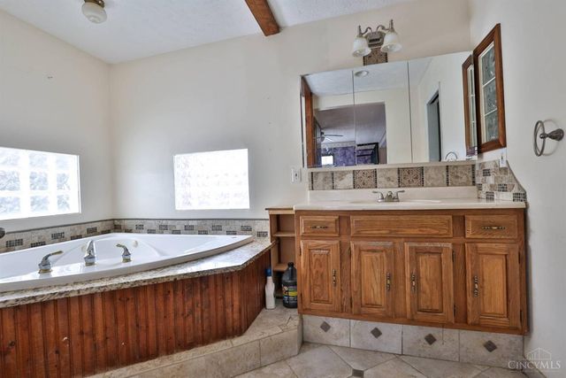 3858 Heritage Oaks Drive, Union Twp, OH 45102