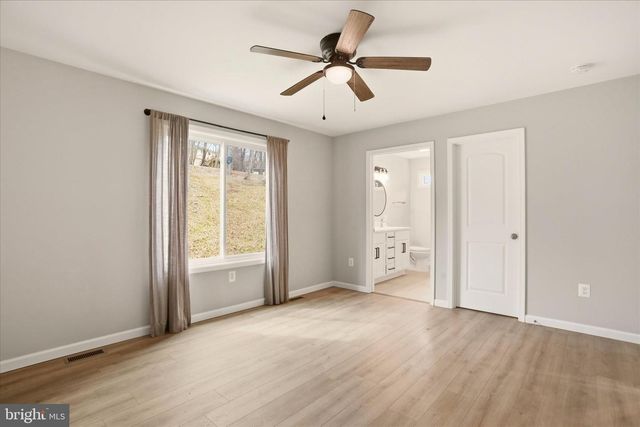490 BLACK TWIG RD, Linden, VA 22642