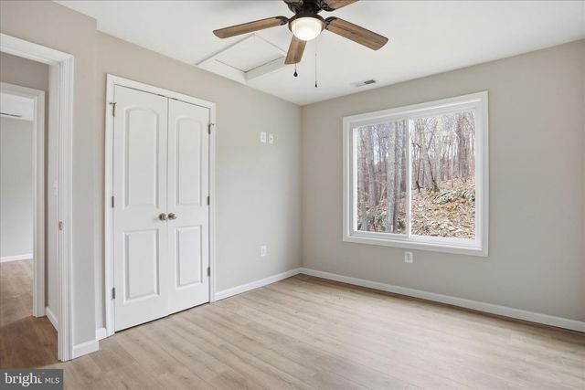 490 BLACK TWIG RD, Linden, VA 22642