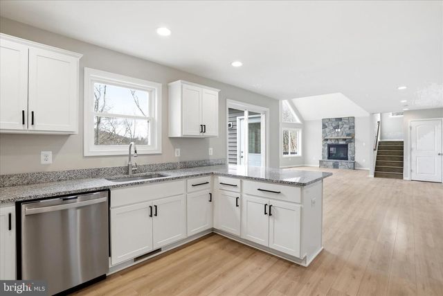 490 BLACK TWIG RD, Linden, VA 22642