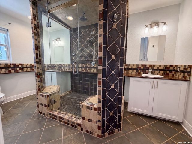 106 BRIARCLIFF DR, Castle Hills, TX 78213